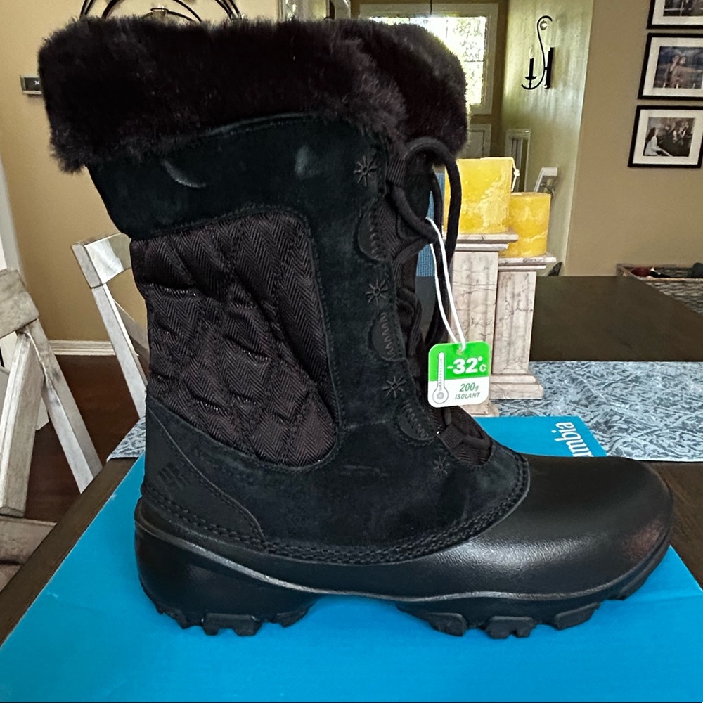NWT Women’s Columbia snow boots black size 8.5